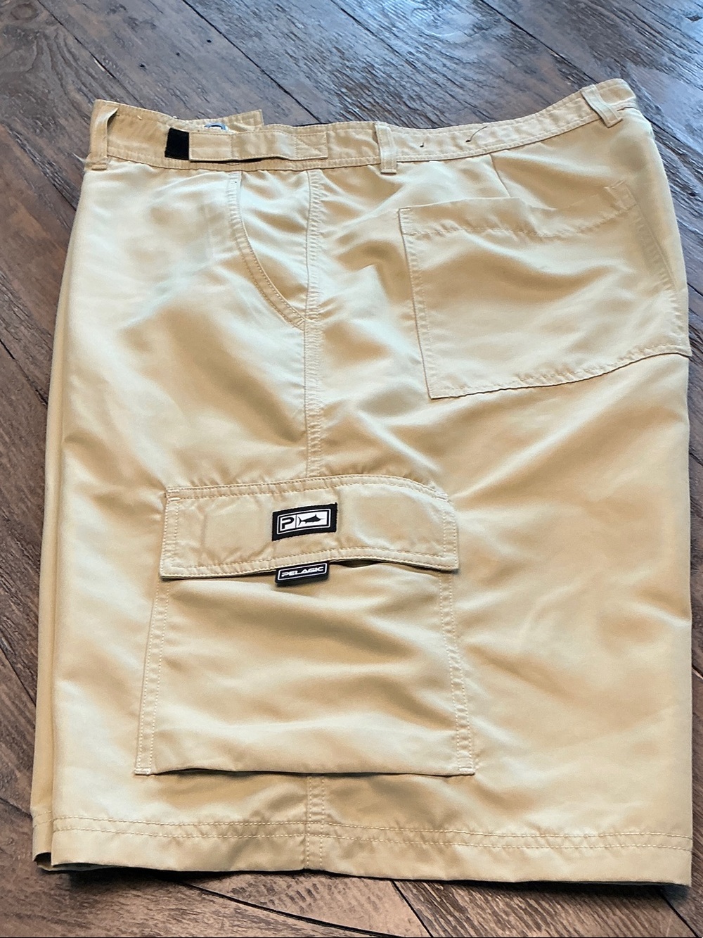 Pelagic Performance Men's Fishing Tan Cargo Shorts. Size 38